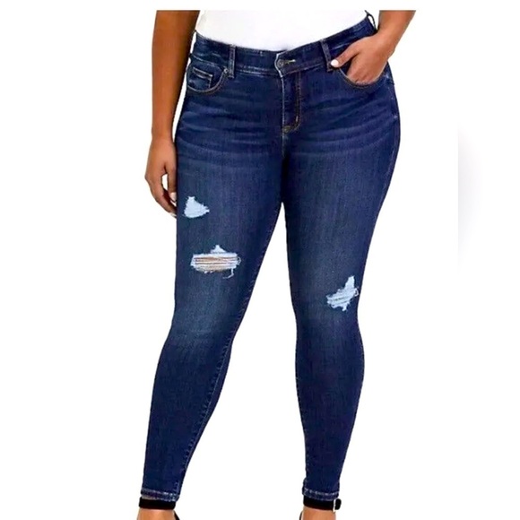 Torrid Bombshell Skinny Jeans Premium Stretch Women’s Sz 16R Distressed 35x28 - Picture 1 of 6